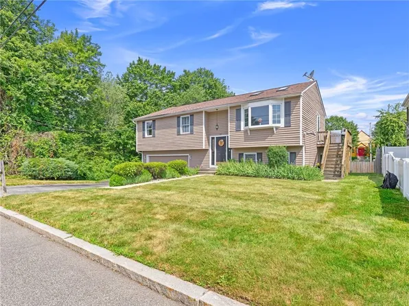 80 Capwell Ave, Woonsocket, RI 02895