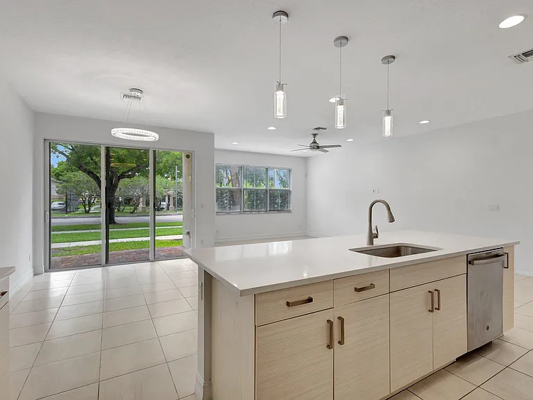 91 Palm Ln — Photo 16
