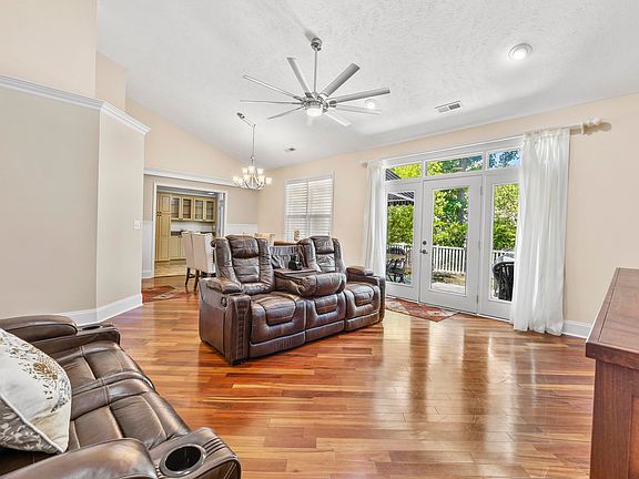 5th image of 1419 Lighthouse Dr.