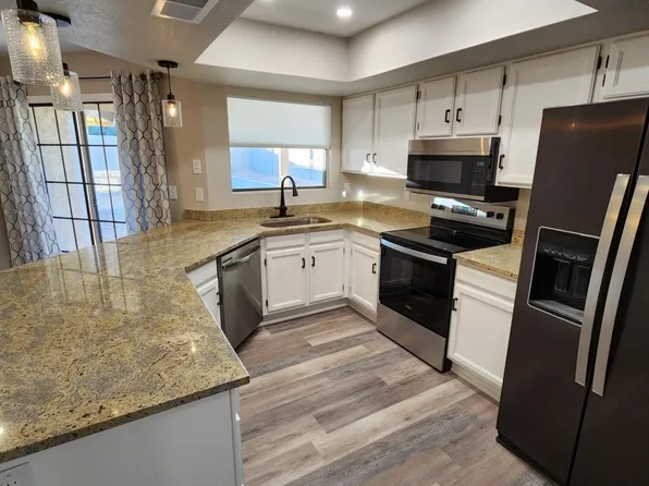 12418 S ONEIDA Court, Phoenix, AZ 85044