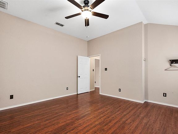 4th image of 7851 Waxwing Cir W