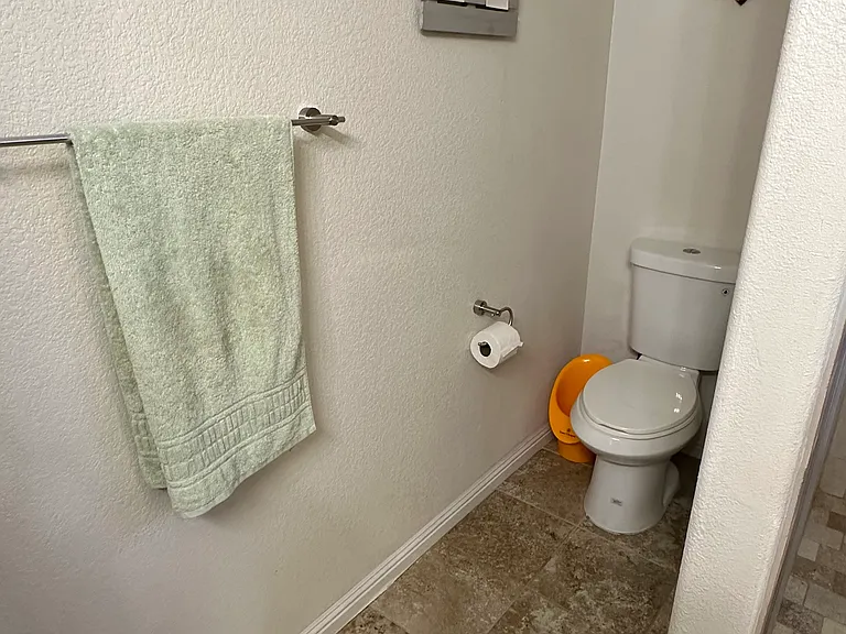 8433 Pacific Fountain Ave — Photo 14