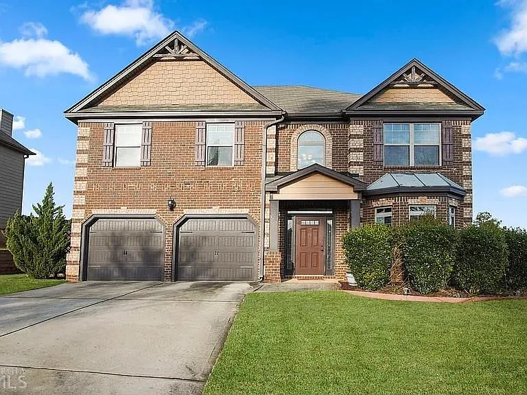 4 bed, 2.5 bath, 2695 sqft, $2,750 — Photo 1