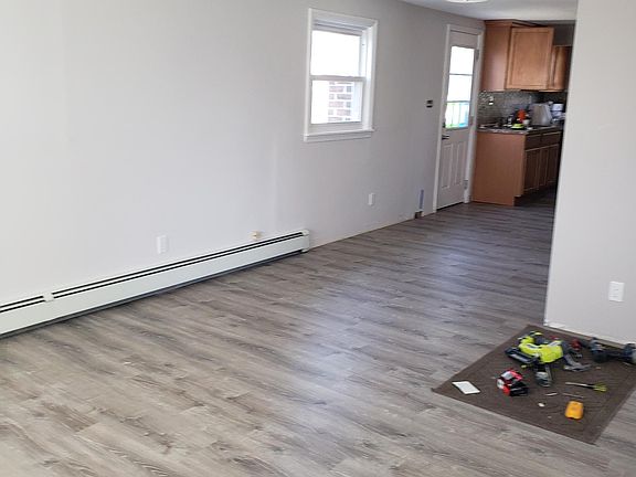 3rd image of 28 Sherman Ave