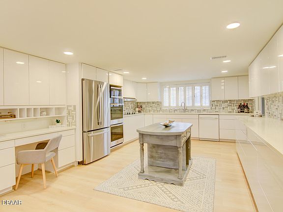 3rd image of 1809 Chandelle Ct
