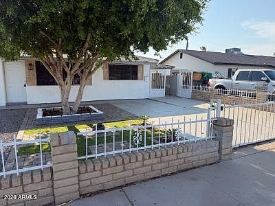 3rd image of 2714 N 40TH Avenue