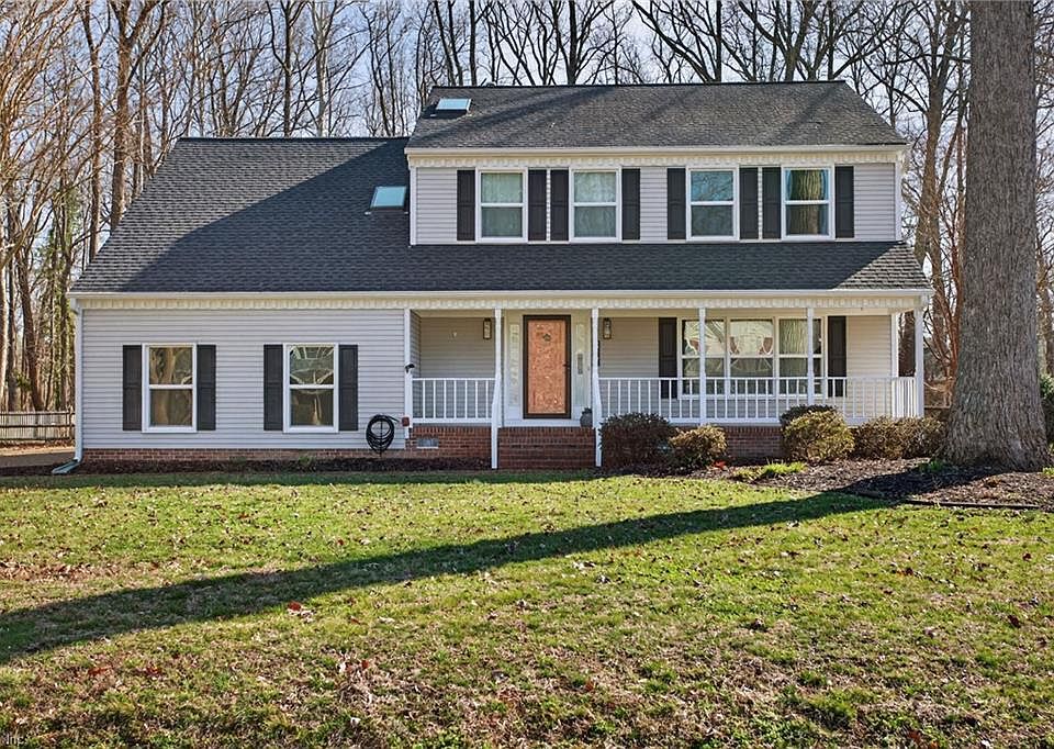 1st image of 317 Lakeland Cres