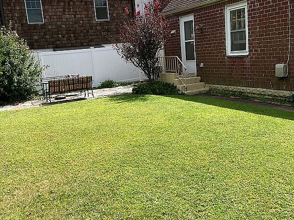 4th image of 76 Clayton Ave