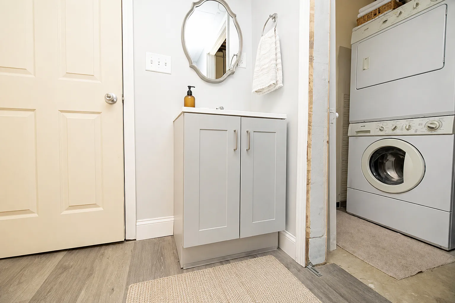 2 bed, 969 sqft, $3,000 — Photo 3