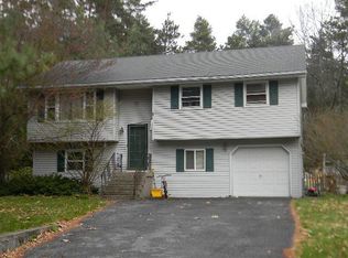 12 Wineberry Ln, Malta, NY 12020