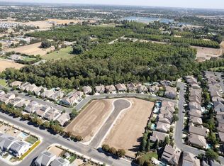 1782 N Preuss Ave, Clovis, CA 93619