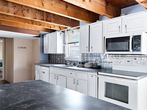 5th image of 44 Squannacook Rd