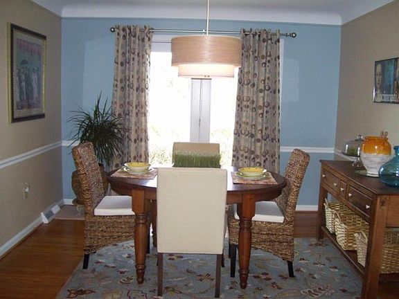 3rd image of 2042 Bluebell Dr