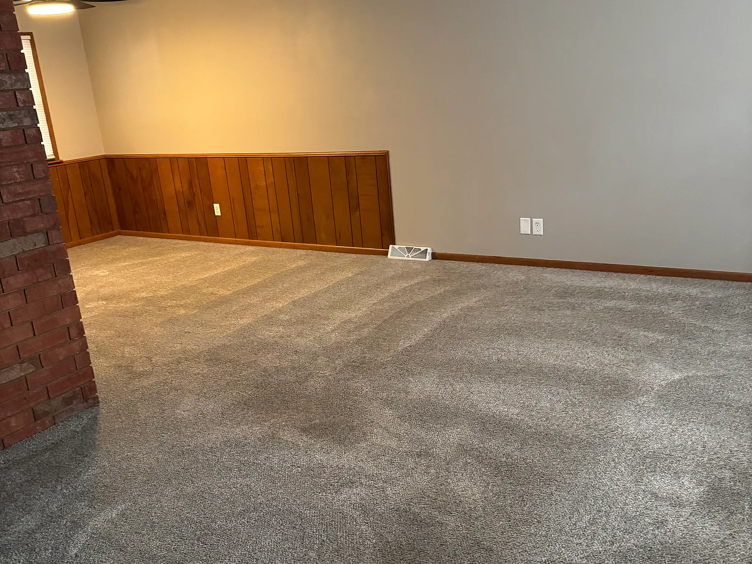 1107 Carol Dr — Photo 2