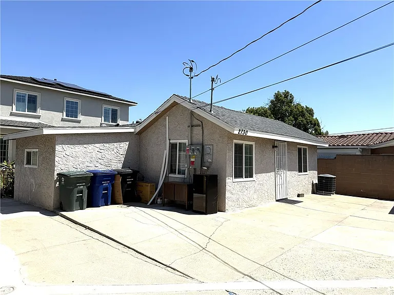 2730 Denton Ave — Photo 9