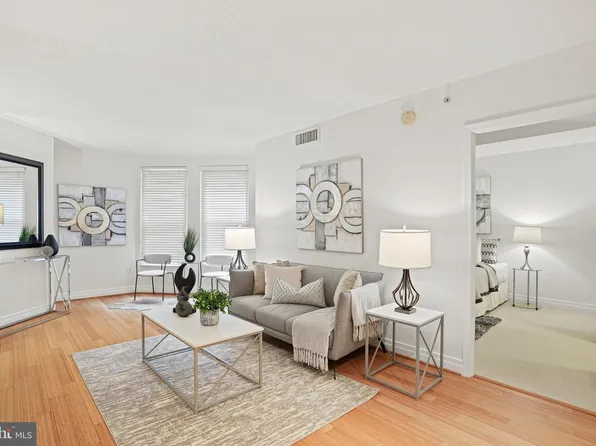 915 E E St NW #408, Washington, DC 20004