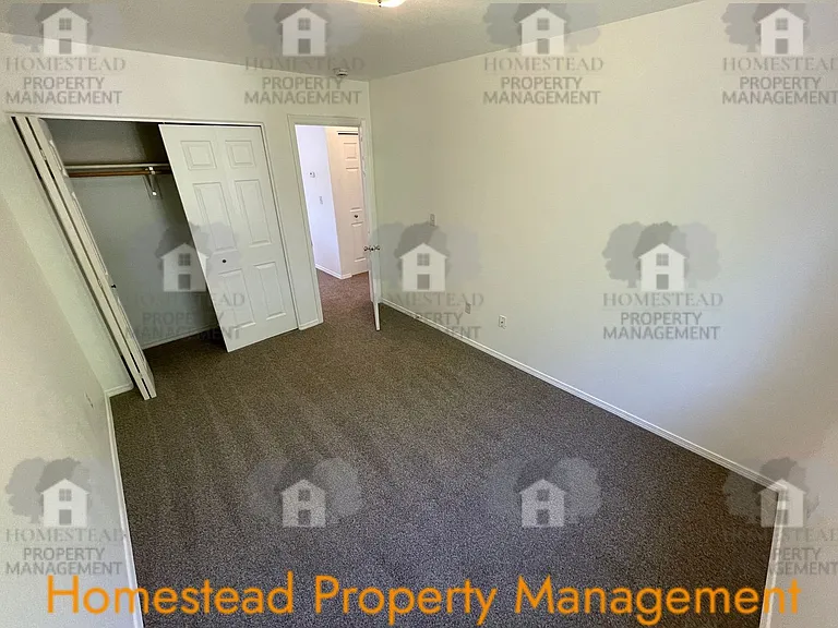 1408-1410 Falcon Loop — Photo 12