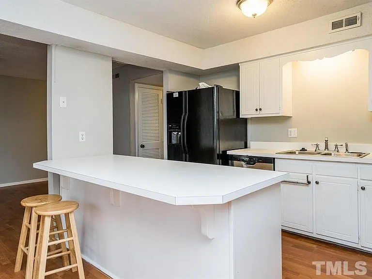 614 Pine Ridge Pl — Photo 9