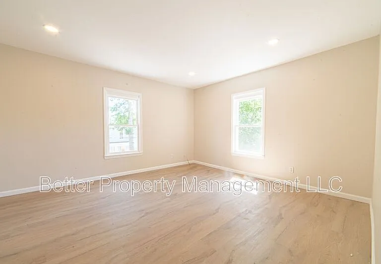 730 E Montrose St #2 — Photo 6