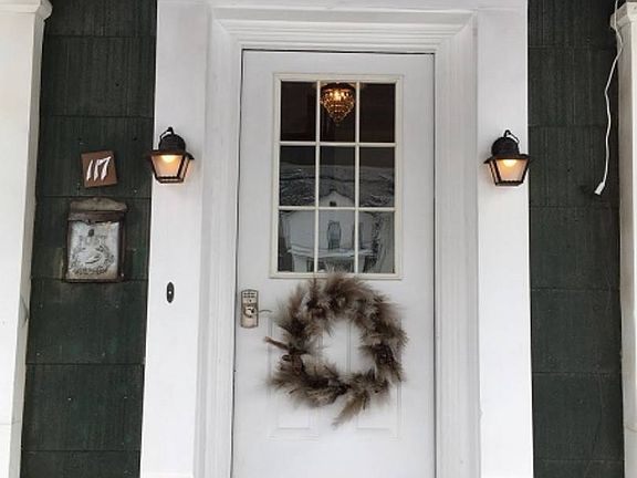2nd image of 117 Loomis St