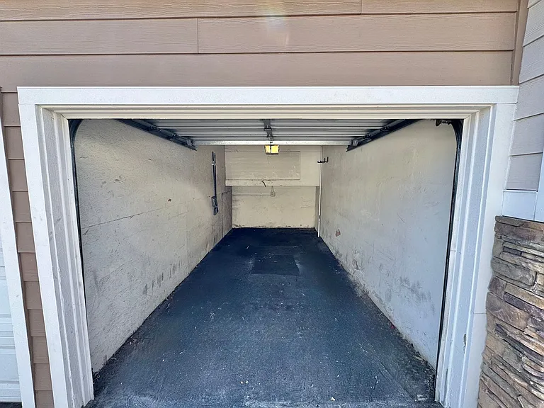 Ayana Apartments — Photo 17