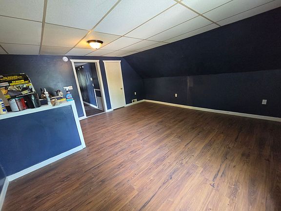 2nd image of 923 Chestnut St APT 3