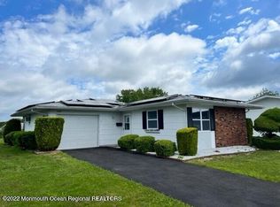 7 Lowell Ct, Brick, NJ 08724