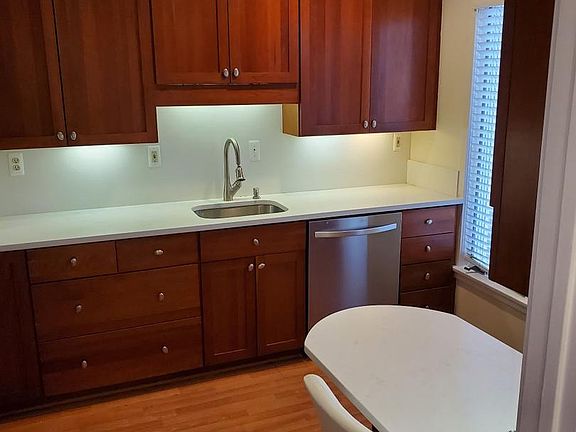 5th image of 4279 Embassy Park Dr NW