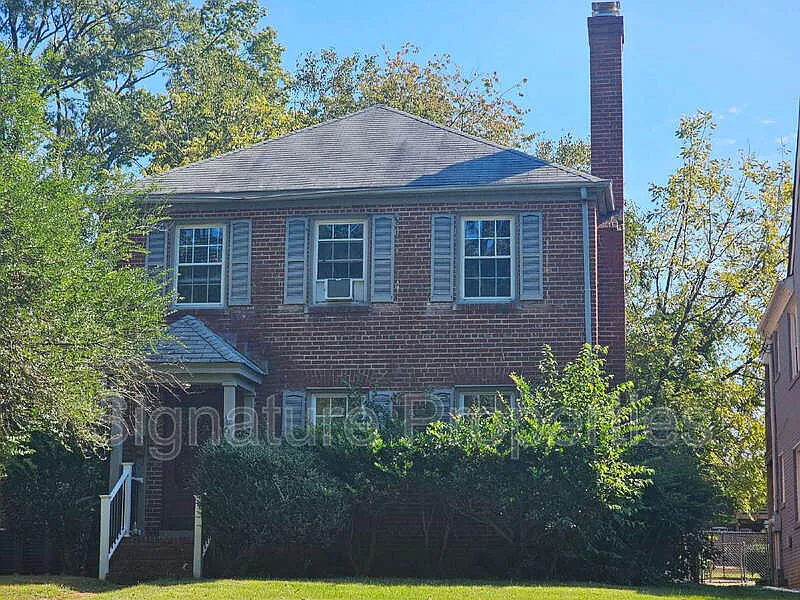 2 bed, 1.0 bath, 1125 sqft, $1,520 — Photo 2
