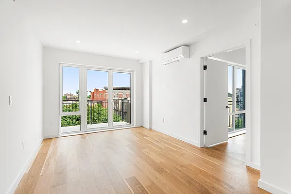 Rented by EXR | media 6