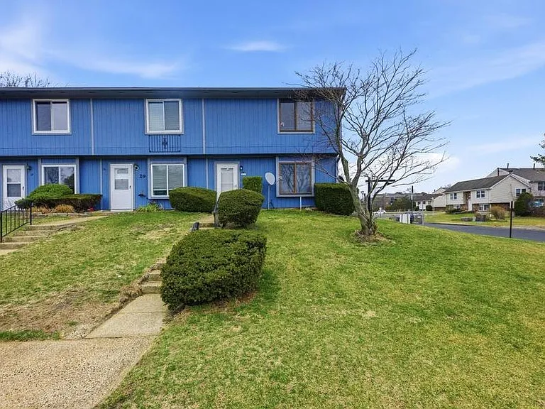 31 Sawmill Rd — Photo 1