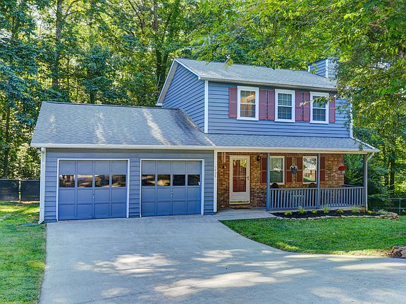 2nd image of 1404 Springwood Cir