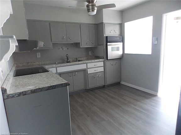 4th image of 9437 Catinka Dr