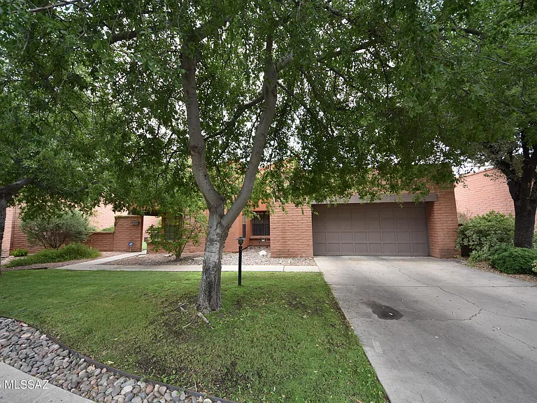 5120 E Woodgate Ln — Photo 4