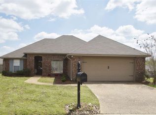 817 Cottonridge Dr, Pearl, MS 39208