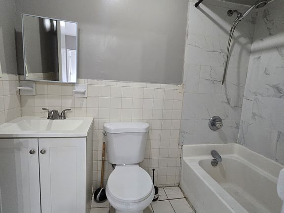 4th image of 264 S 1st St #1A