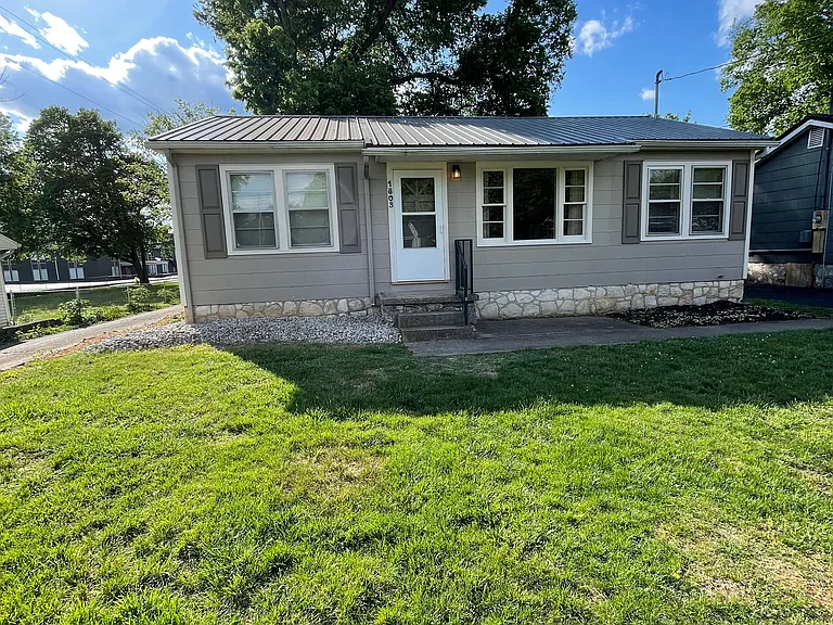 1803 Kirby Dr — Photo 2