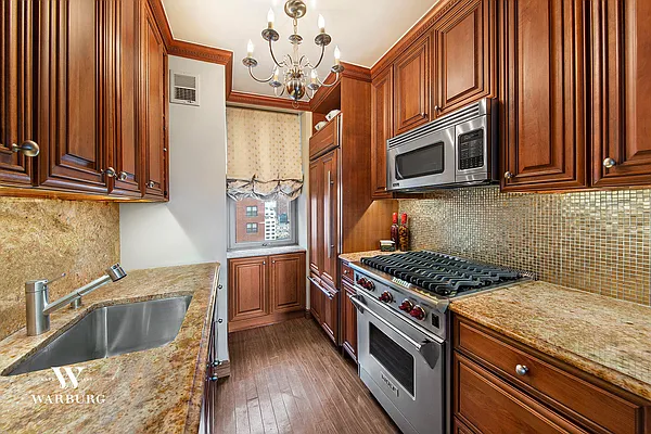 Sold by Warburg | media 3