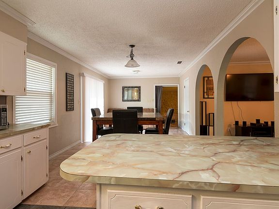 5th image of 102 E Twilight Dr