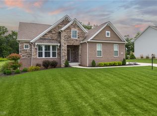 1343 Skyland Falls Blvd, Hinckley, OH 44233