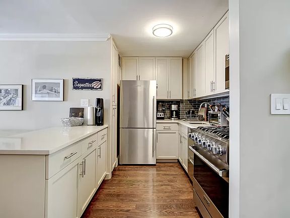 4th image of 16 W 16th St APT 10NS