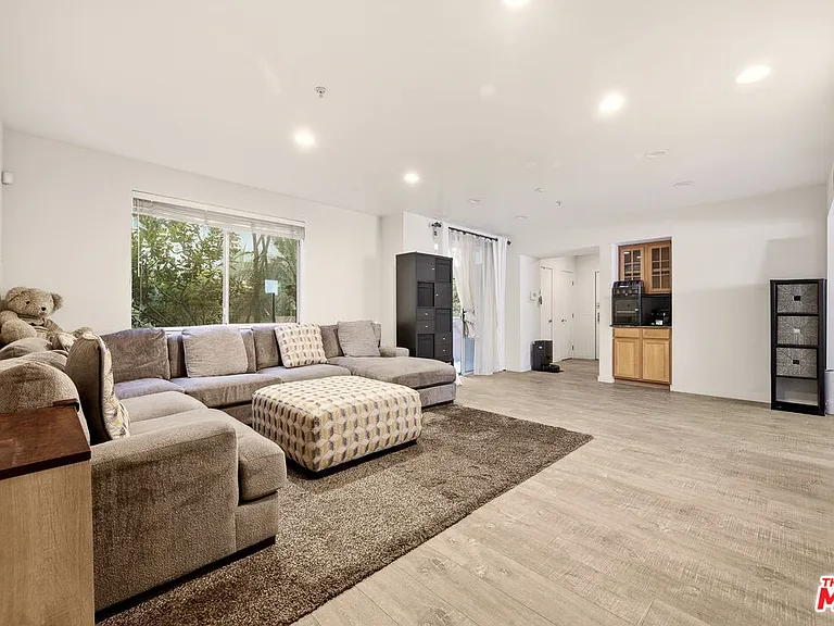 1222 S Westgate Ave #104 — Photo 1