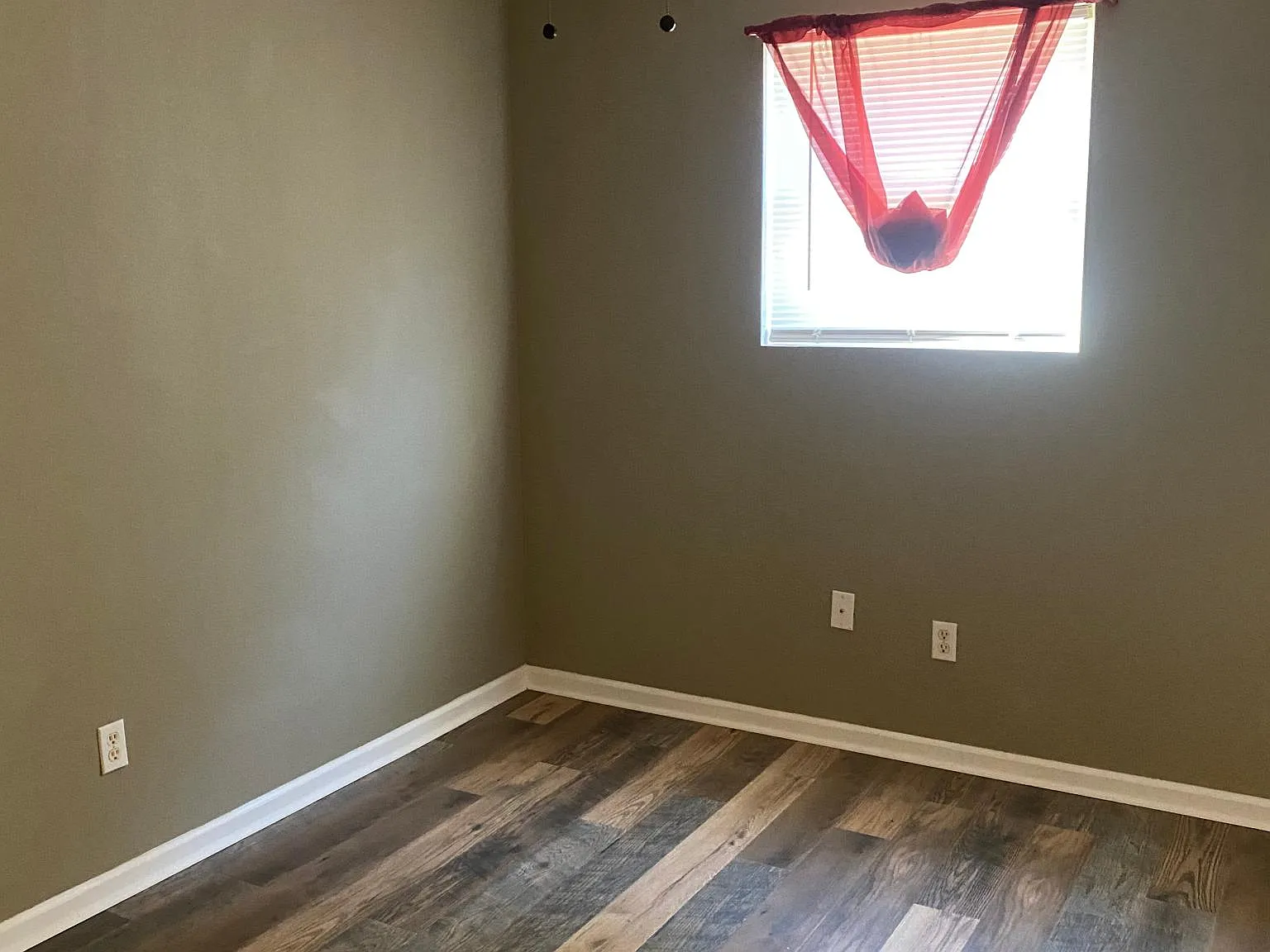 3 bed, 1300 sqft, $1,575 — Photo 4