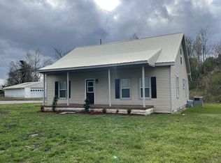 666 Brattontown Cir, Lafayette, TN 37083