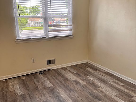 5th image of 901 Ashaway Ct