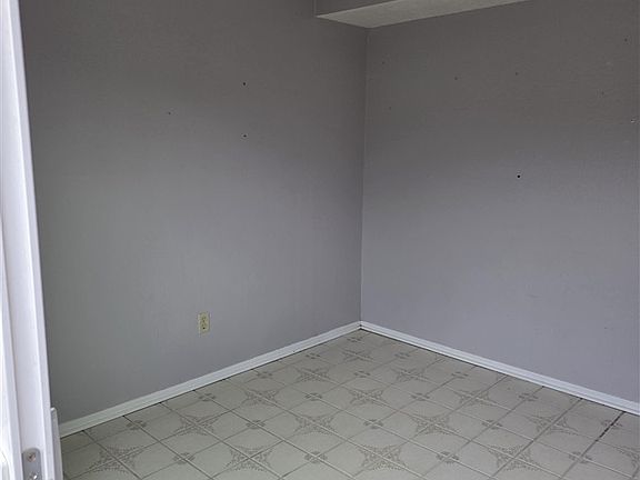2nd image of 4502 NE Arlington Ave