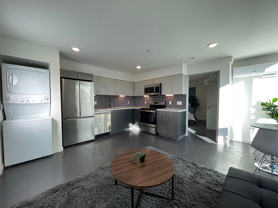 1st image of 2440 University Ave #100