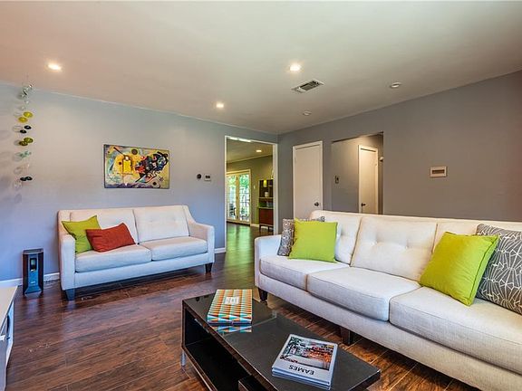 4th image of 4233 Ashville Dr