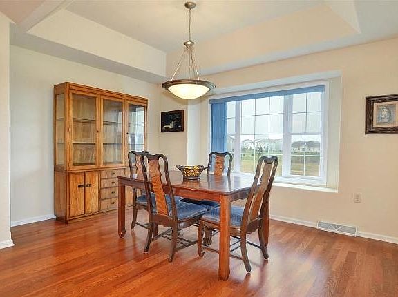 4th image of 789 Acadia Ave