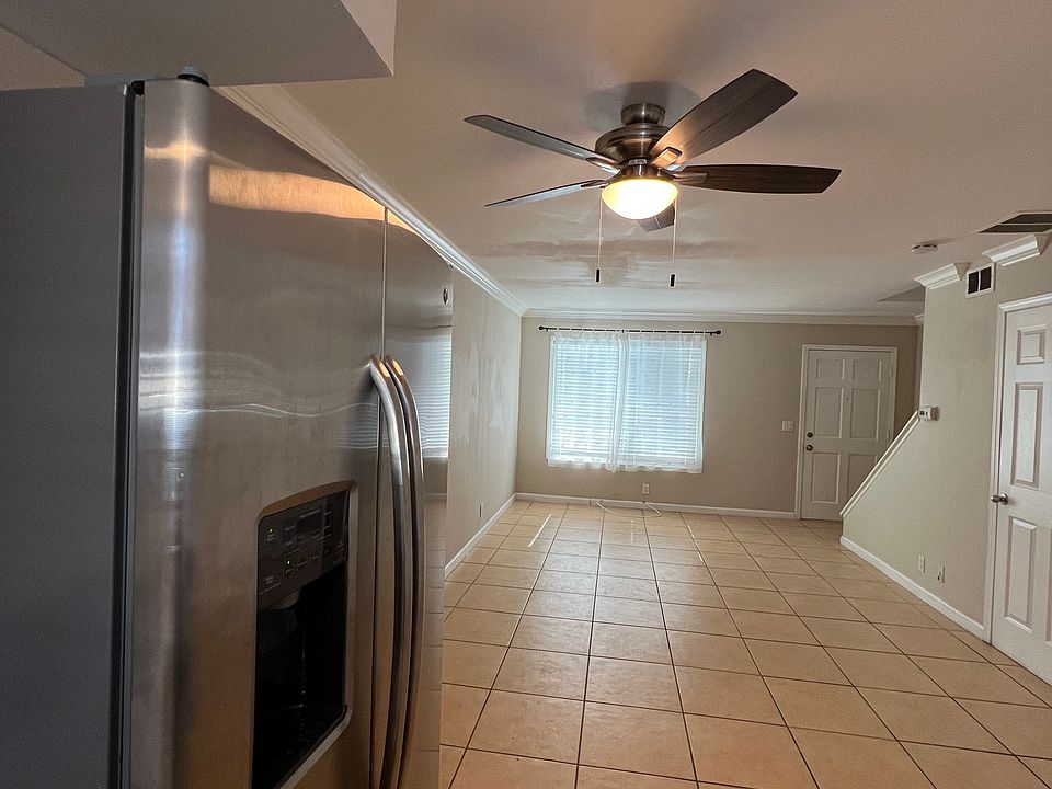 1st image of 19861 Inverness Ln